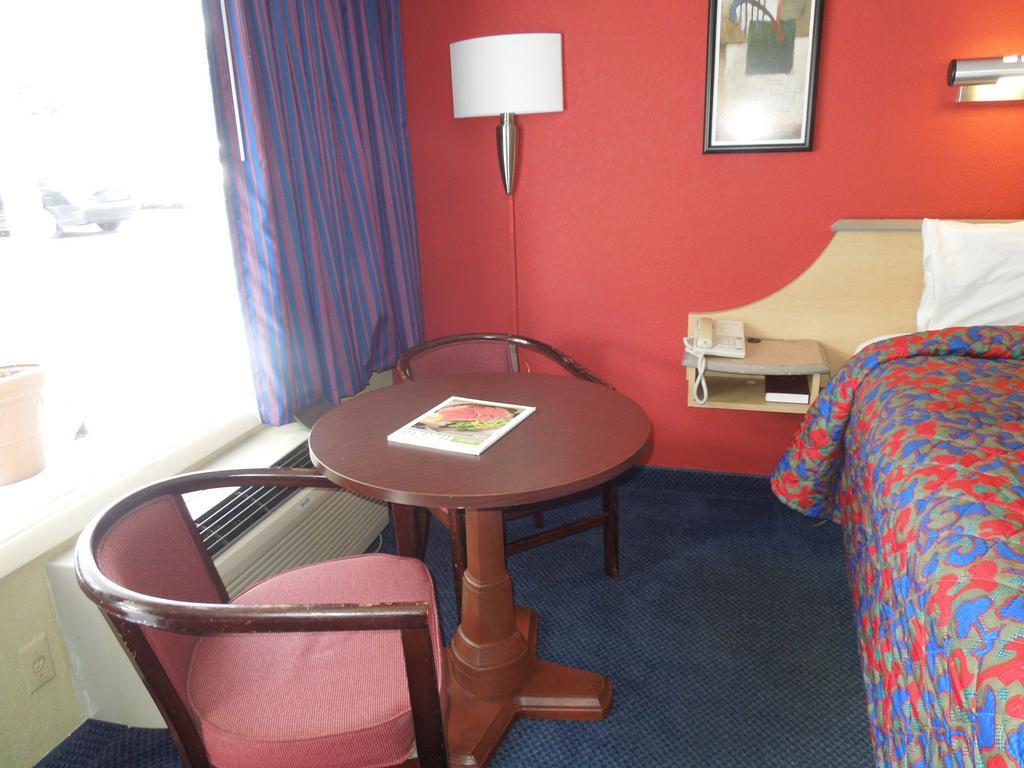 Red Roof Inn Williamsburg Exterior photo