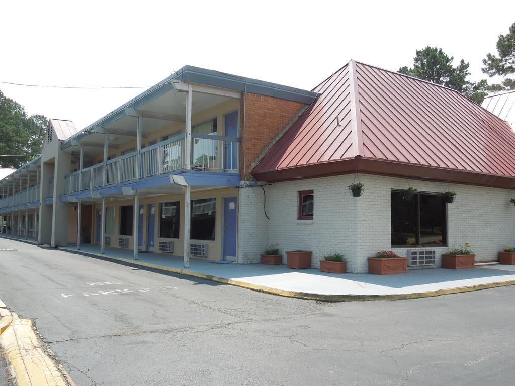 Red Roof Inn Williamsburg Exterior photo
