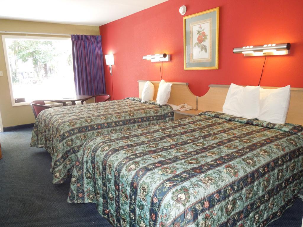 Red Roof Inn Williamsburg Room photo