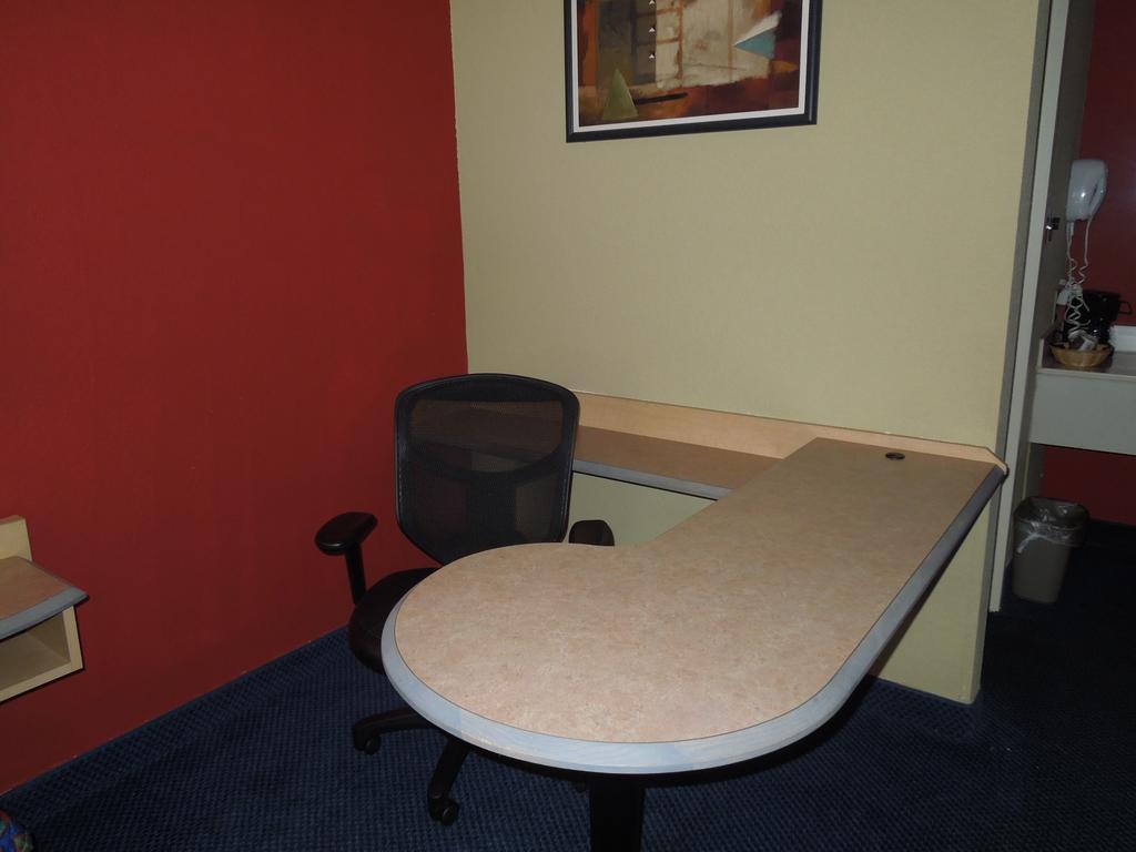 Red Roof Inn Williamsburg Room photo